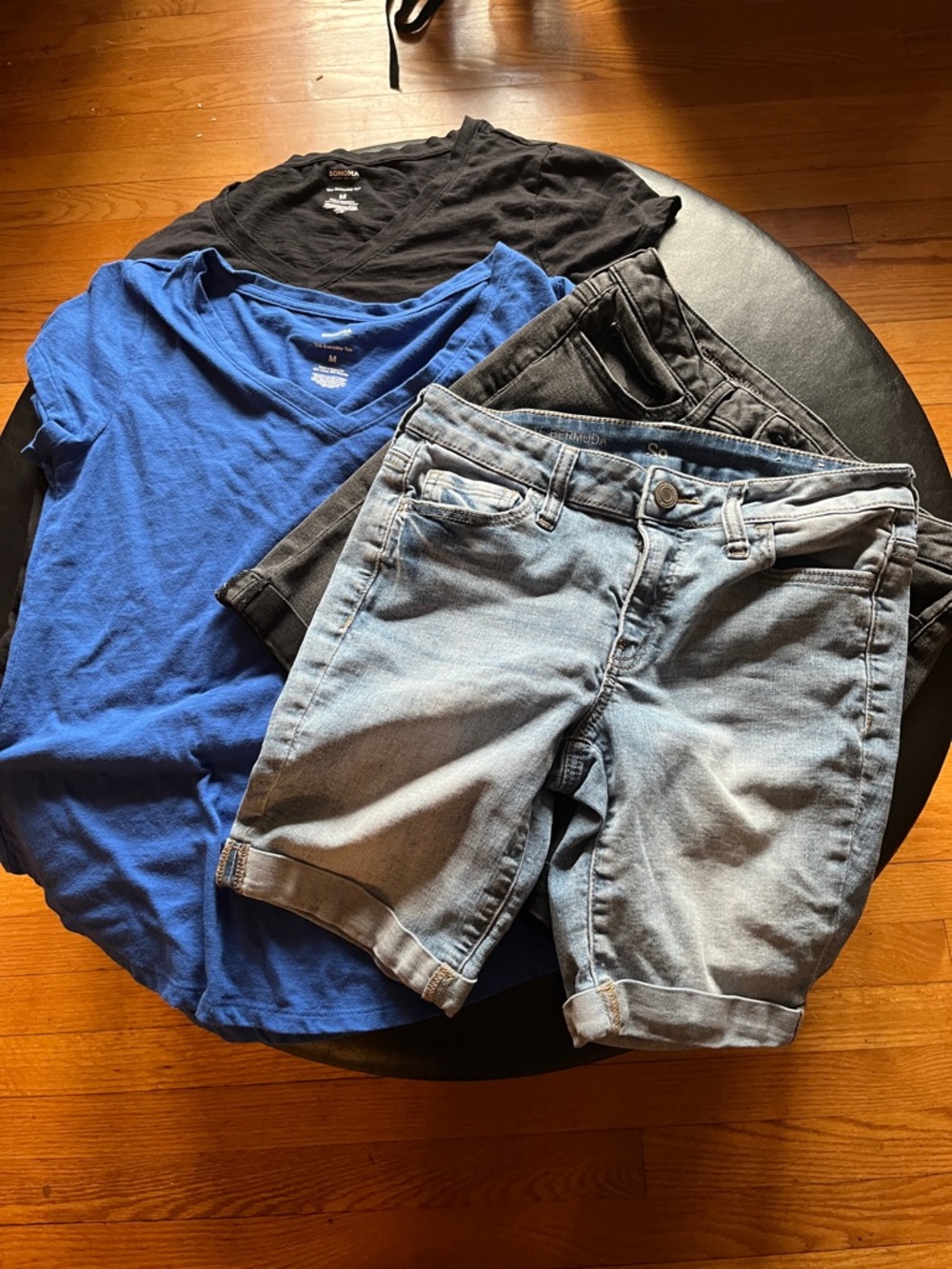Kid Bundle of 4 
2 Tee Shirts and 2 Denim Shorts